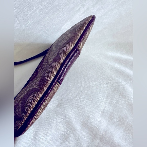 Coach Signature Leather Corner Zip Khaki Cherry Wristlet - Picture 2 of 16